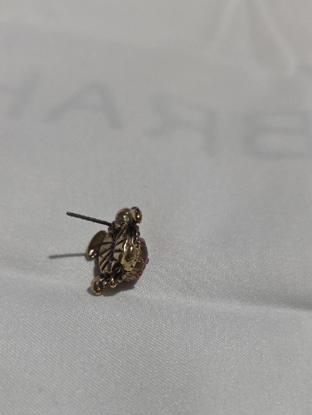 Betsey Johnson Gold Tone Multicolor Turtle Stud Earrings‎ - Picture 5 of 9